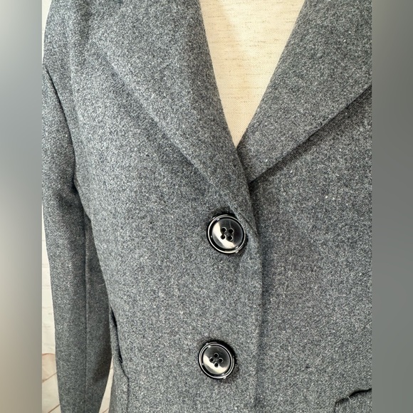 Commense Cropped Blazer - size medium - Picture 8 of 8